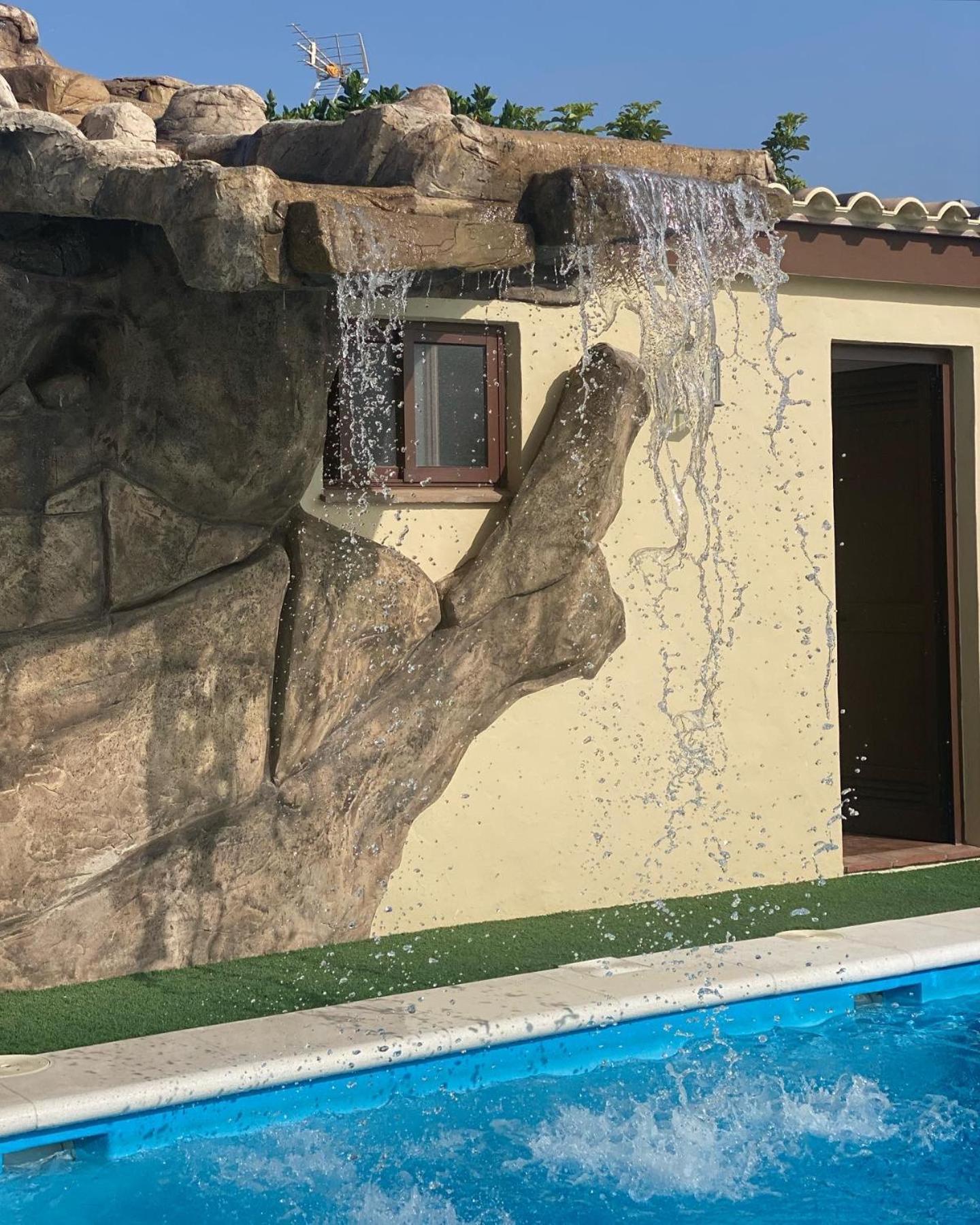 Alojamientos Turisticos Carmencita Bolonia Kültér fotó